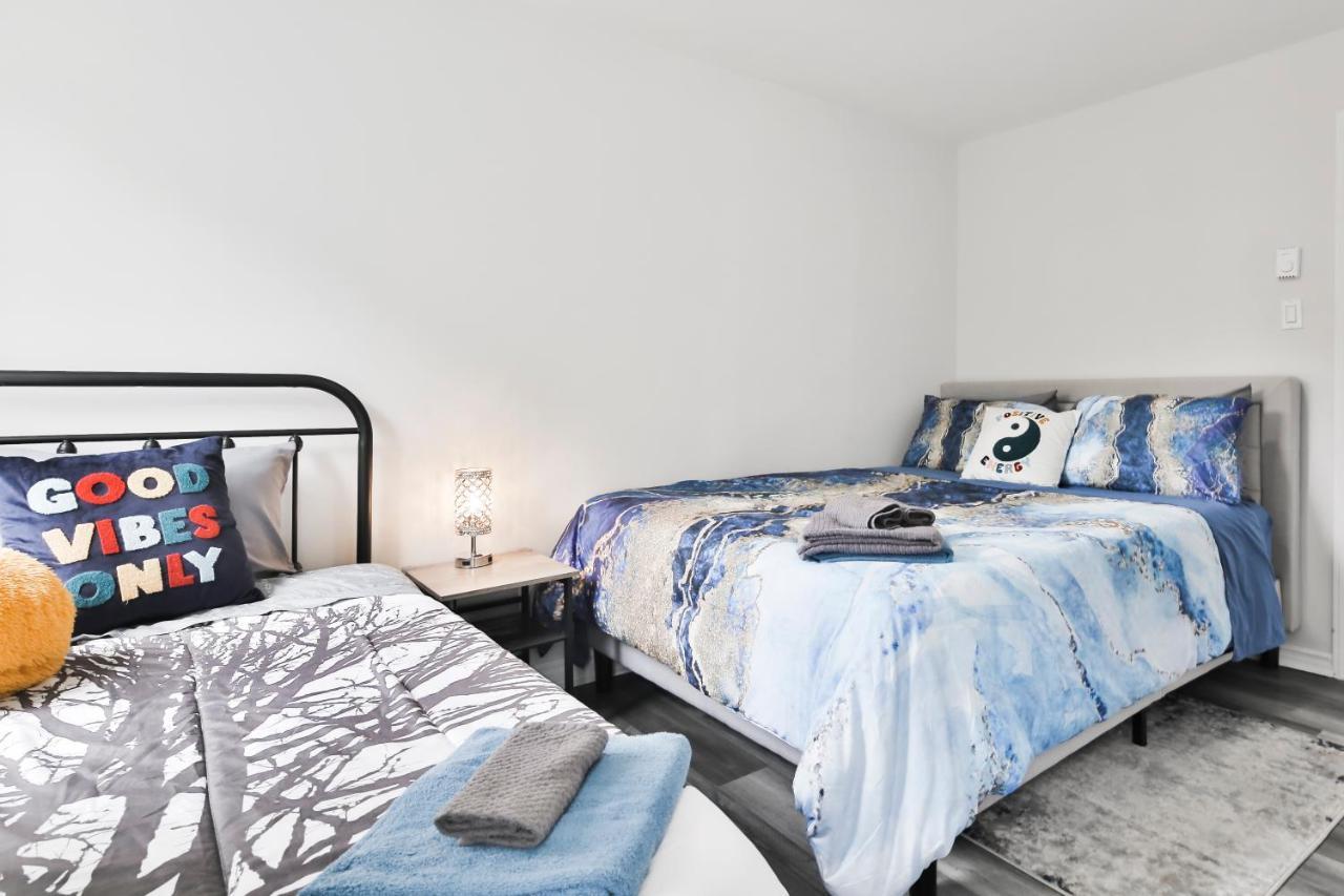 Free Parking And Central Location Montreal Bagian luar foto