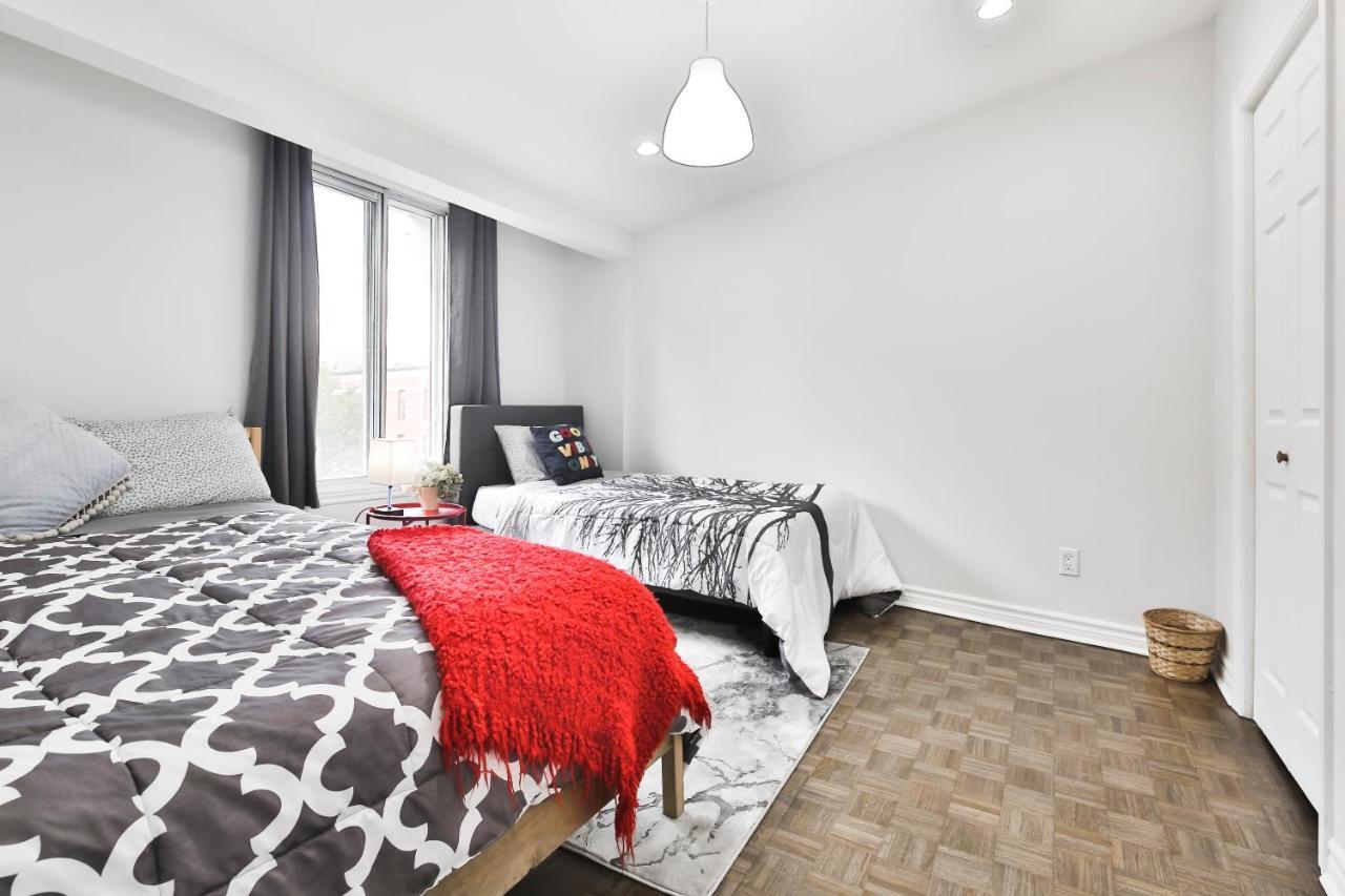 Free Parking And Central Location Montreal Bagian luar foto