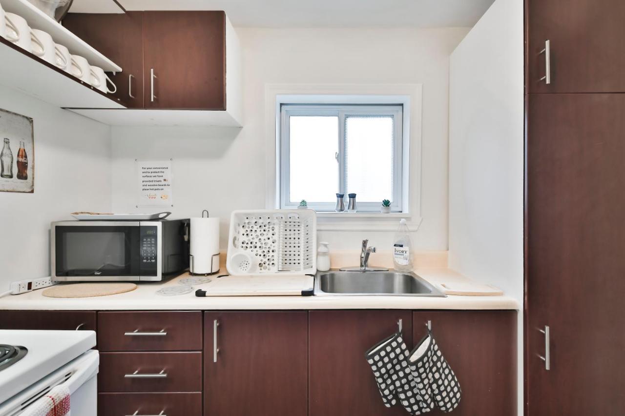 Free Parking And Central Location Montreal Bagian luar foto