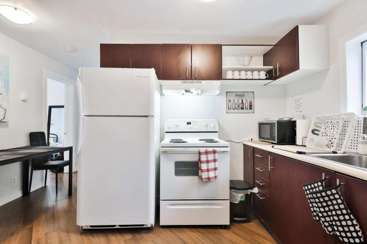 Free Parking And Central Location Montreal Bagian luar foto