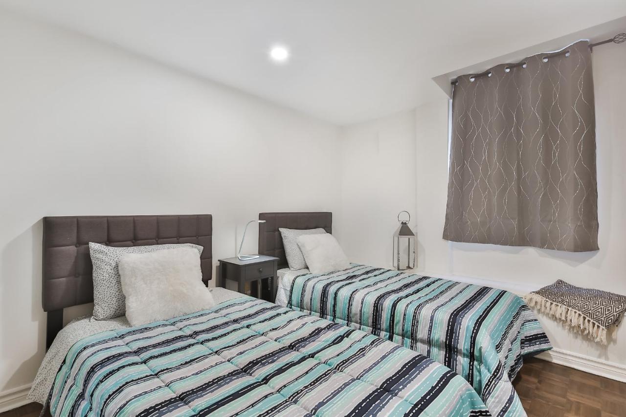 Free Parking And Central Location Montreal Bagian luar foto
