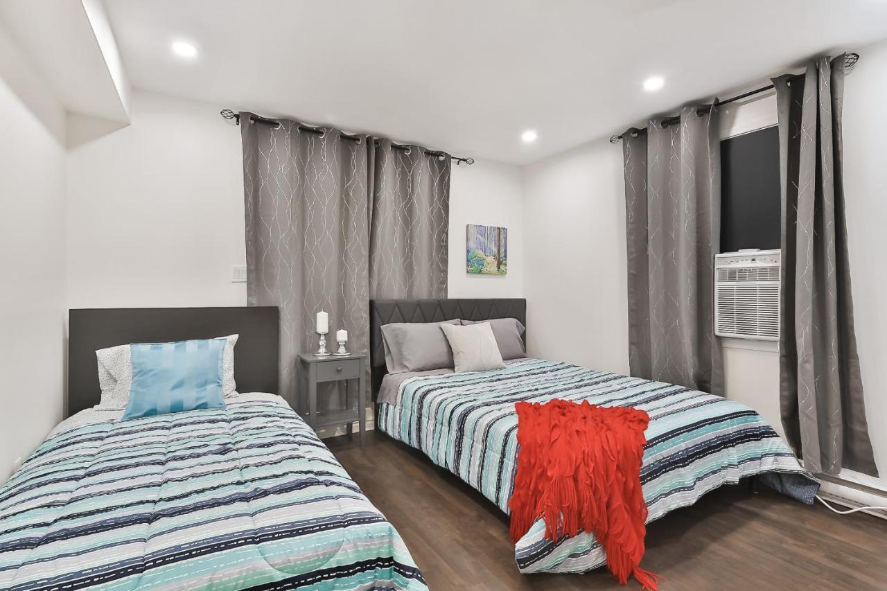 Free Parking And Central Location Montreal Bagian luar foto