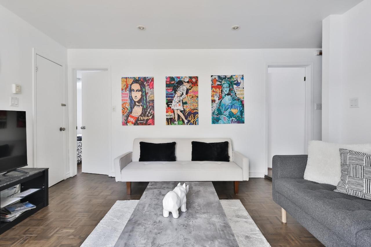 Free Parking And Central Location Montreal Bagian luar foto