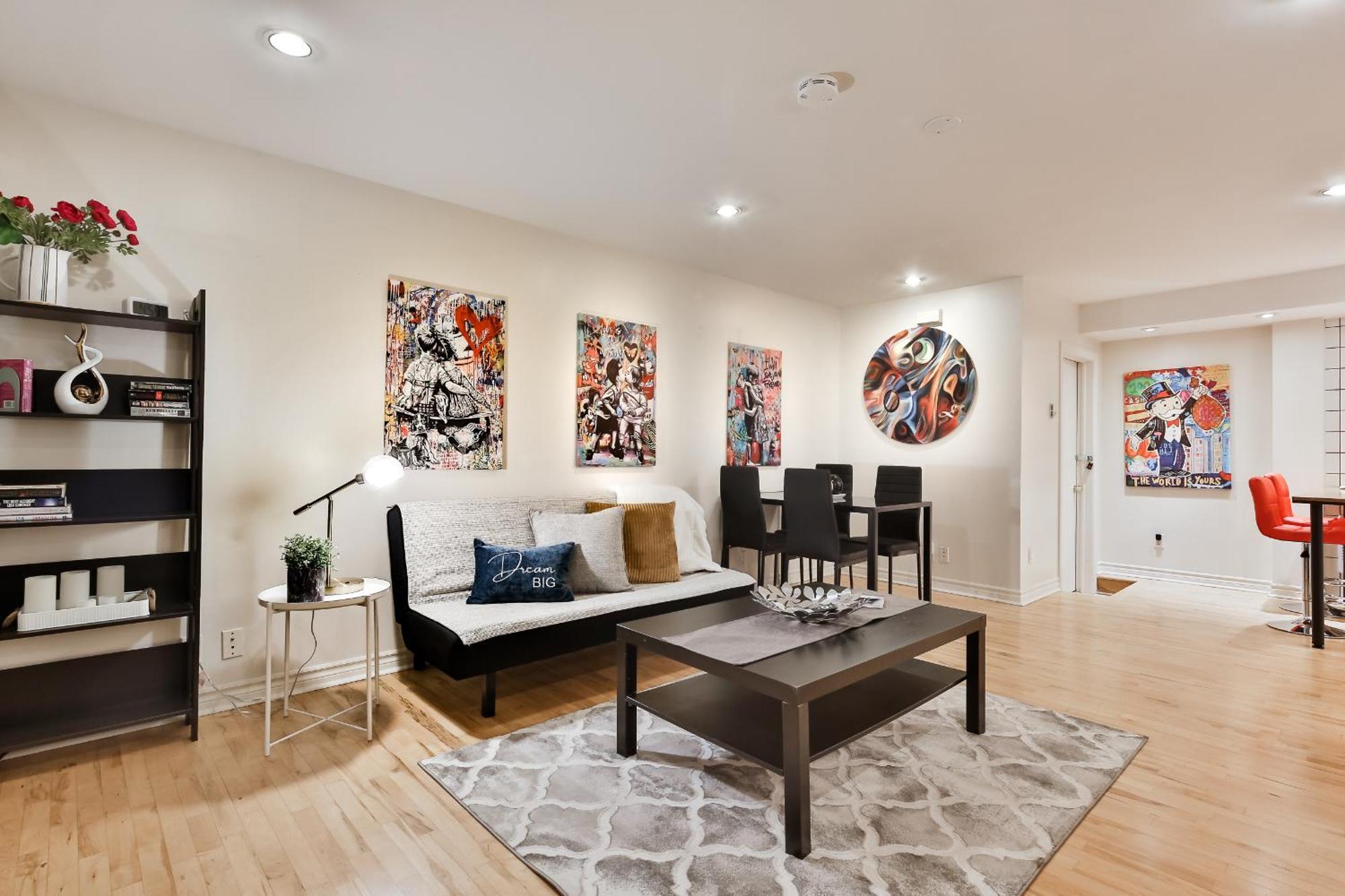 Free Parking And Central Location Montreal Bagian luar foto