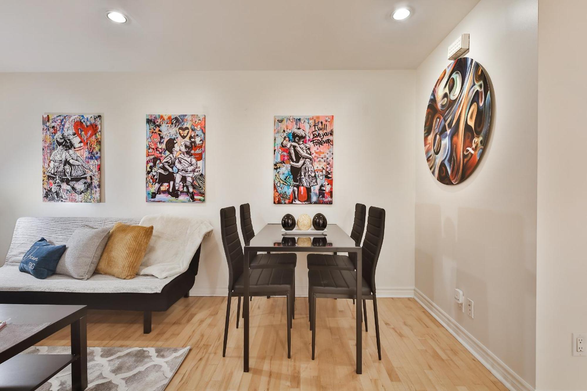 Free Parking And Central Location Montreal Bagian luar foto