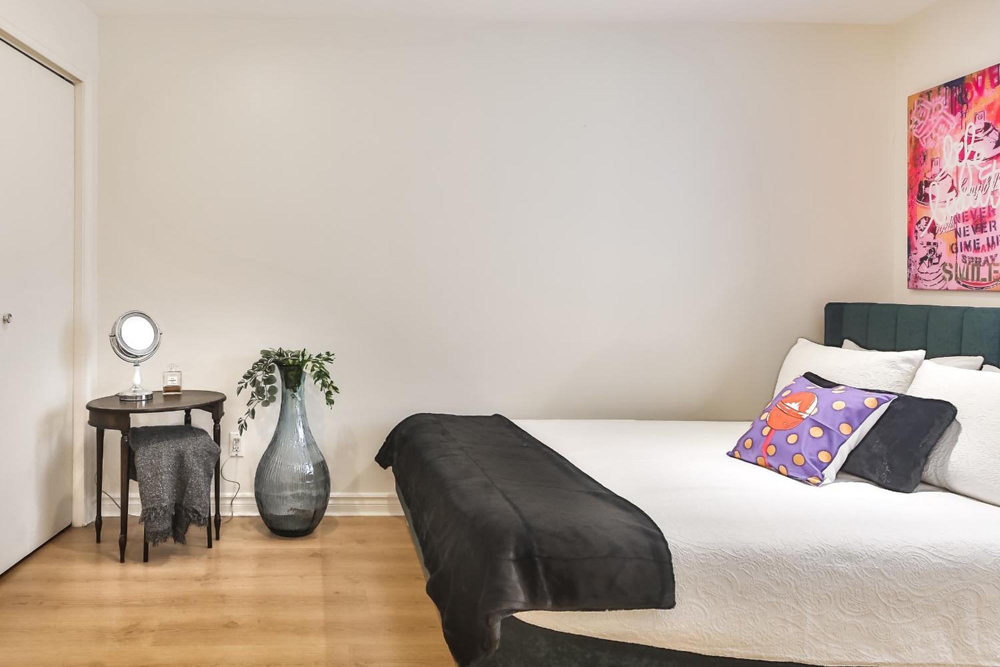 Free Parking And Central Location Montreal Bagian luar foto